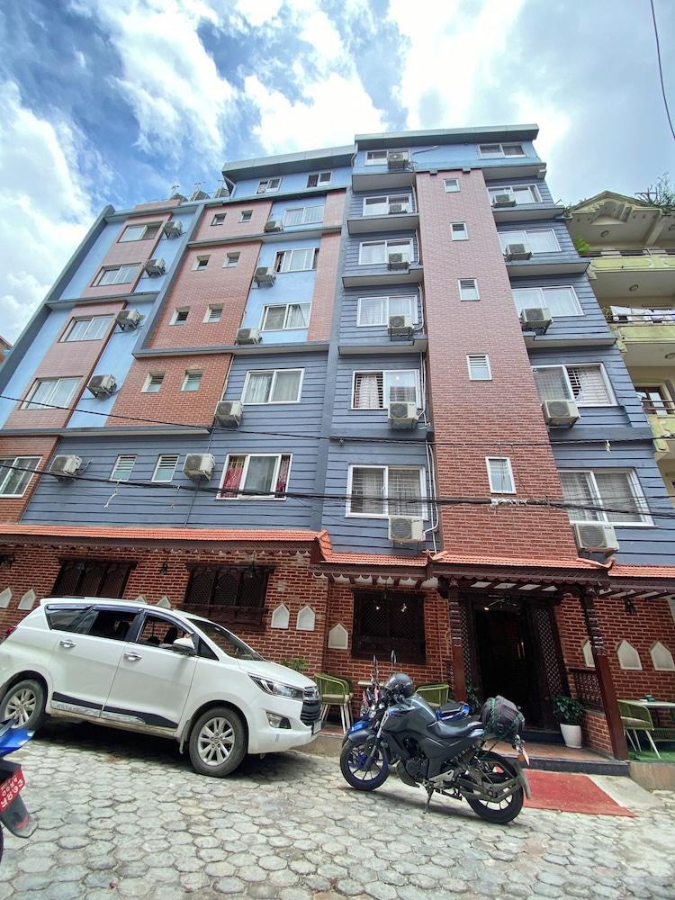 Hotel Malati - Tap to explore photos