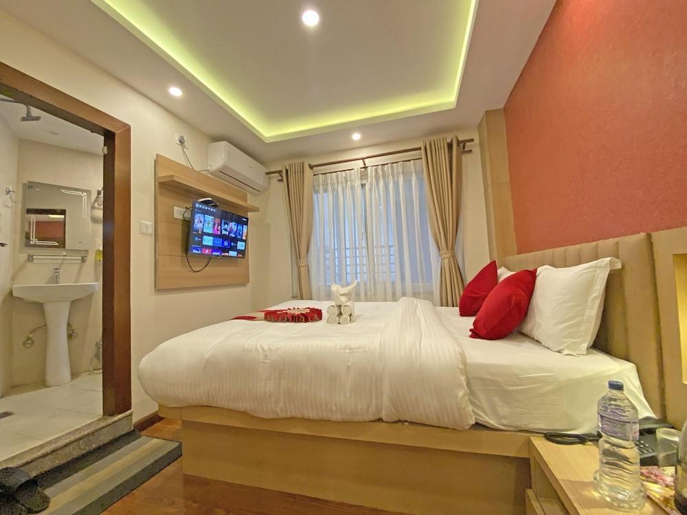 Hotel Malati Room Type - Deluxe Single Room