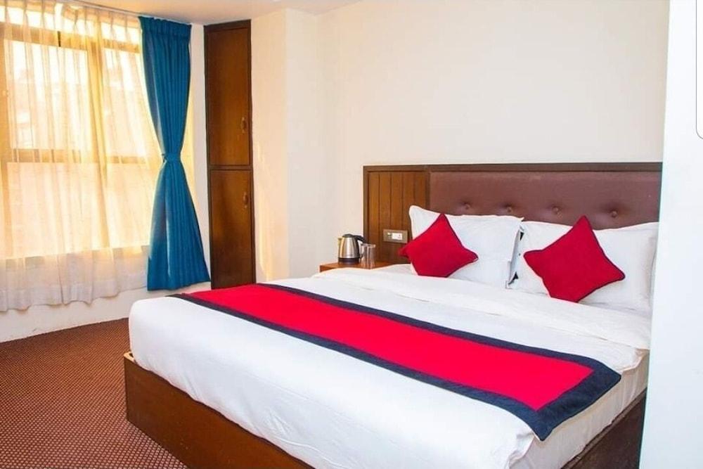 Hotel de Universal Room Type - Honeymoon Room