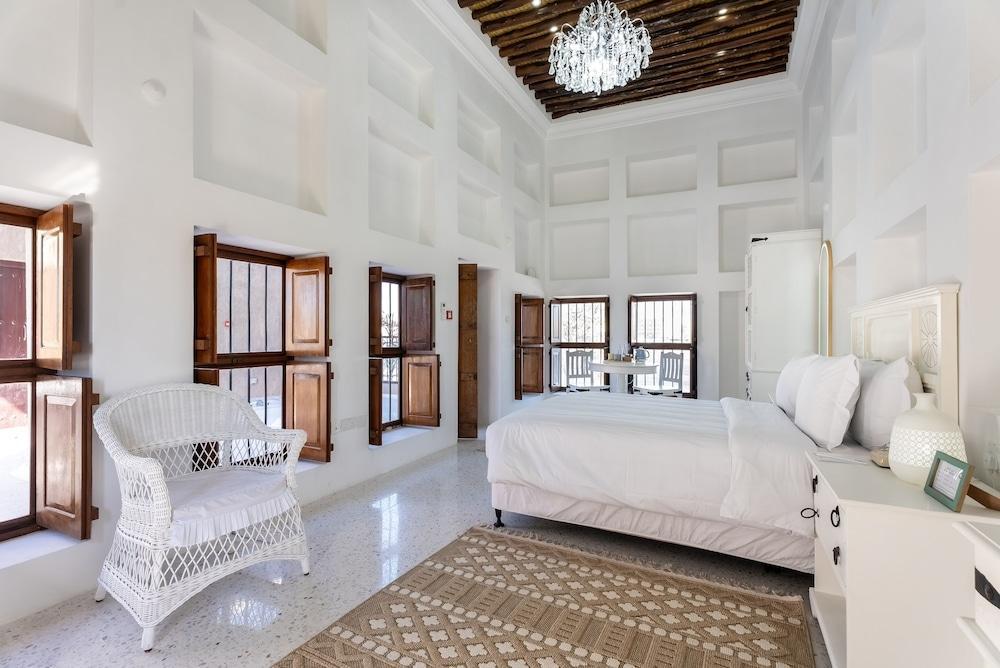 Arabian Boutique Hotel - Tap to explore photos