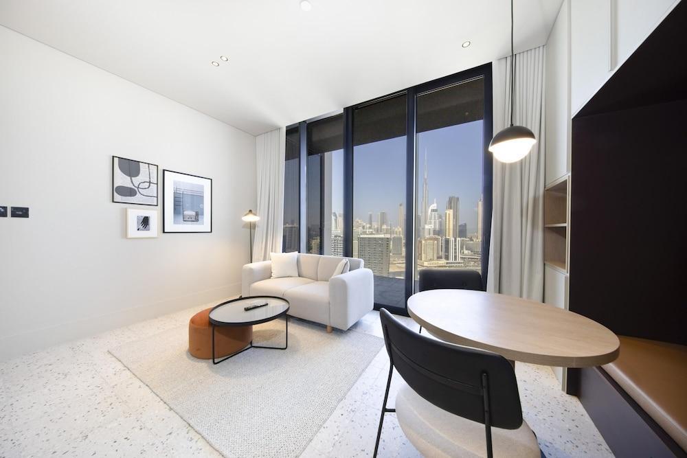 Modest Studio in Upside Living Business Travel Ready - Tap to explore photos