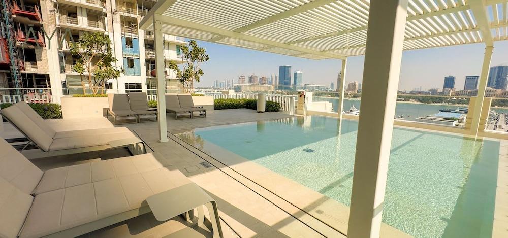 Aya - Beachfront Apartment With all Amenities and Pool - Tap to explore photos