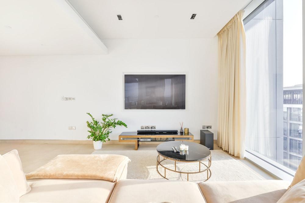 Luxury 2BR - Awesome Views - Ain Dubai - Tap to explore photos