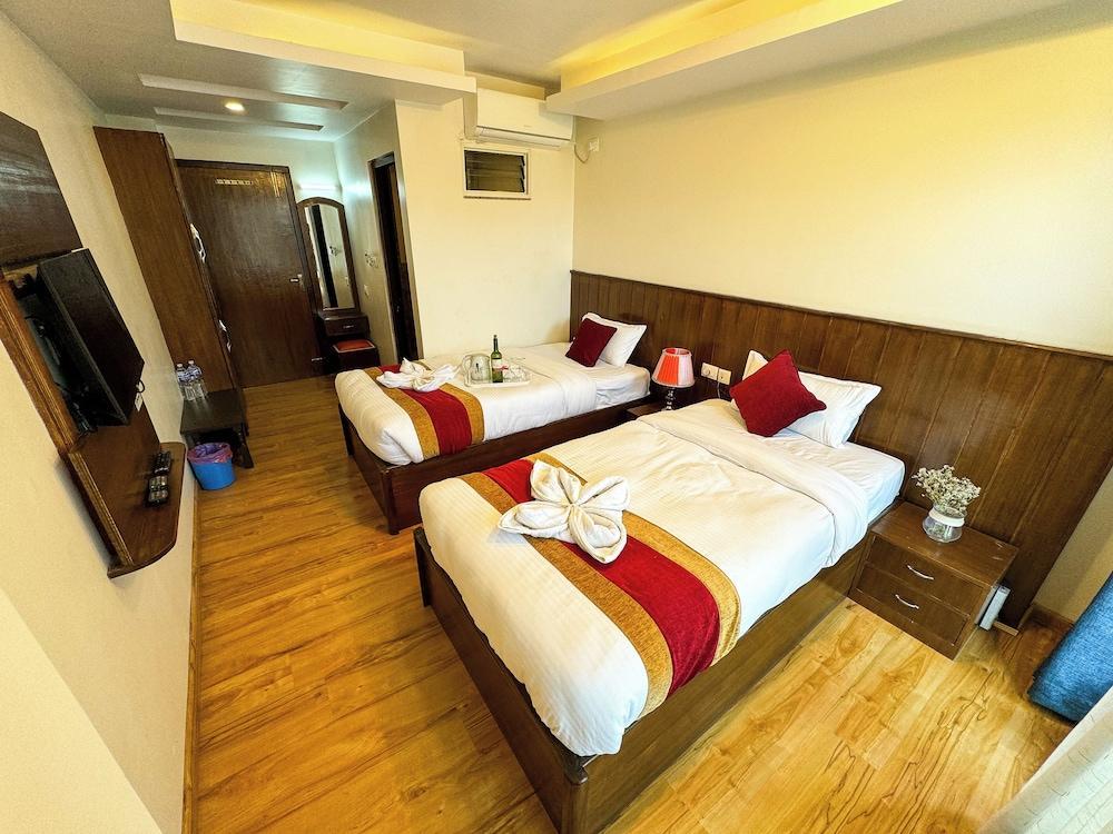 Hotel Abi International - Tap to explore photos