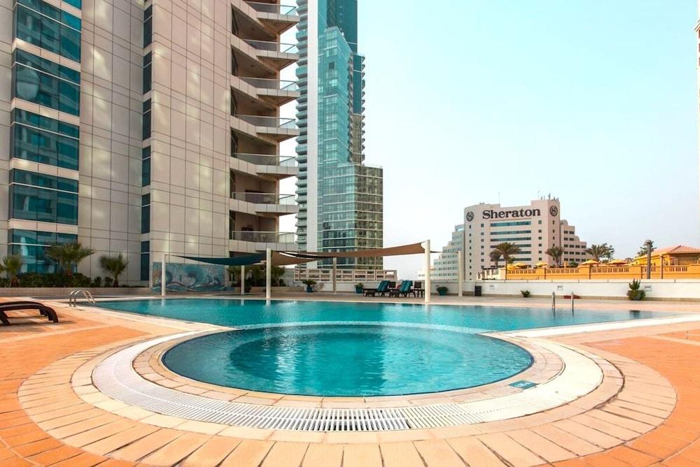 Stunning Apartment with balcony Dubai Marina - Tap to explore photos