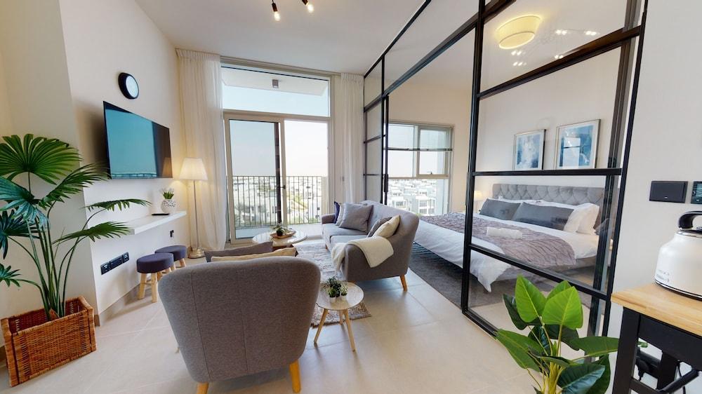 SuperHost - High-End apartment With Burj Khalifa Glimpse - Tap to explore photos