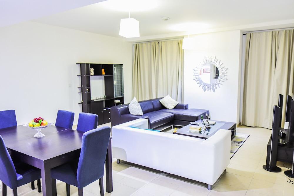 Spacious 1 Bedroom Apartment in Murjan 1 - Tap to explore photos