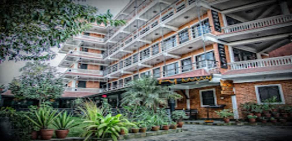 MeroStay 139 Hotel Mandala - Tap to explore photos