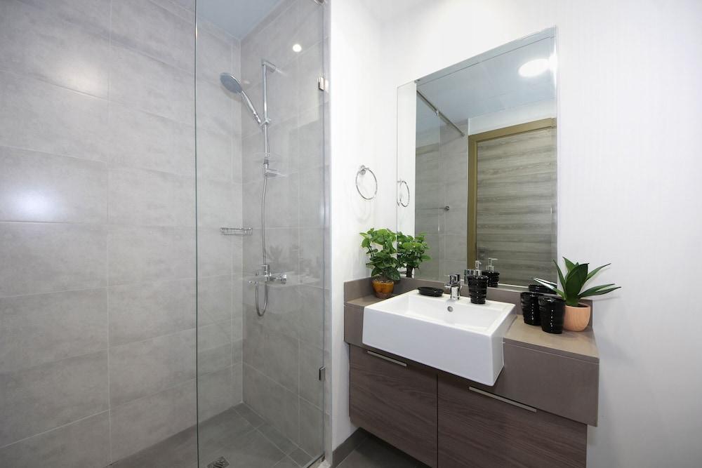 Studio Apartment in Bloom Tower B JVC - Tap to explore photos