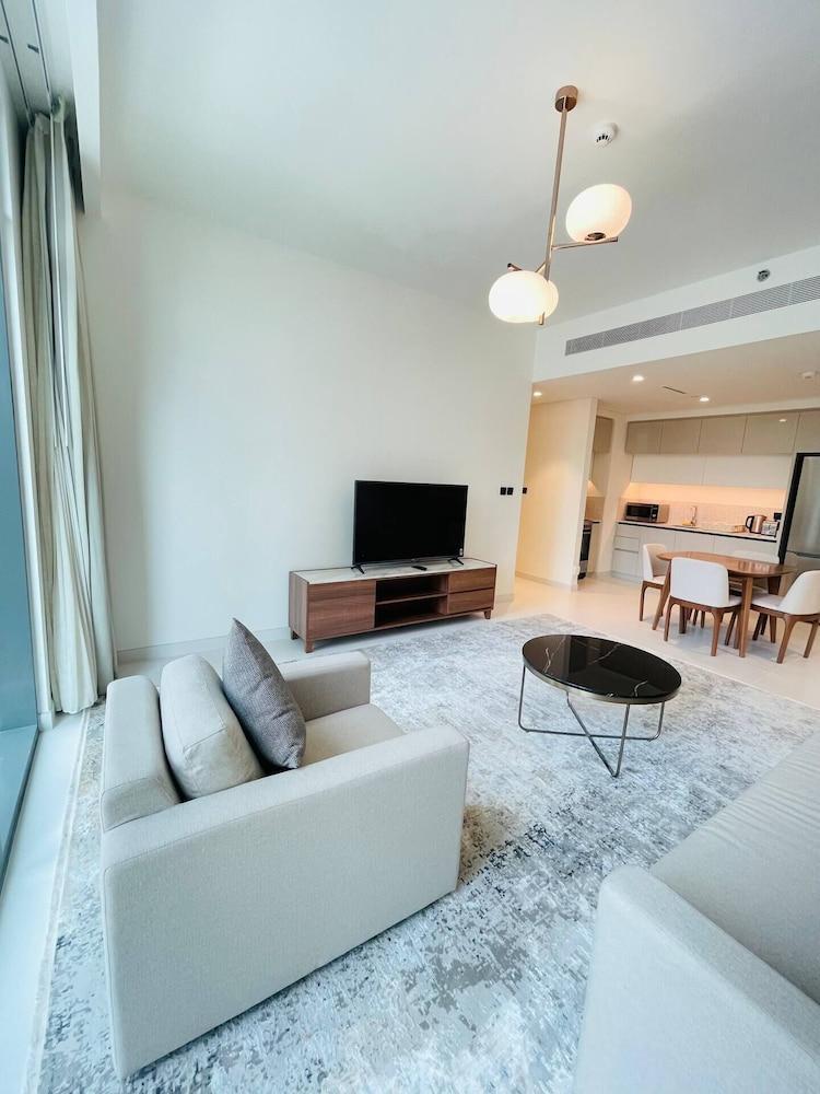Marina Vista Luxury Breathtaking Views - Tap to explore photos