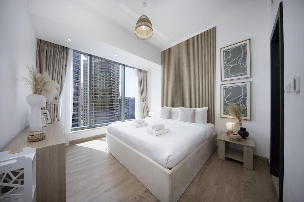 Chic Comfy 1BR in Dubai Marina