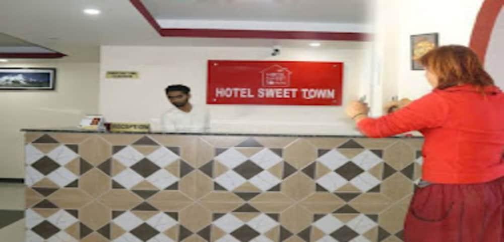 MeroStay 184 Hotel Sweet Town