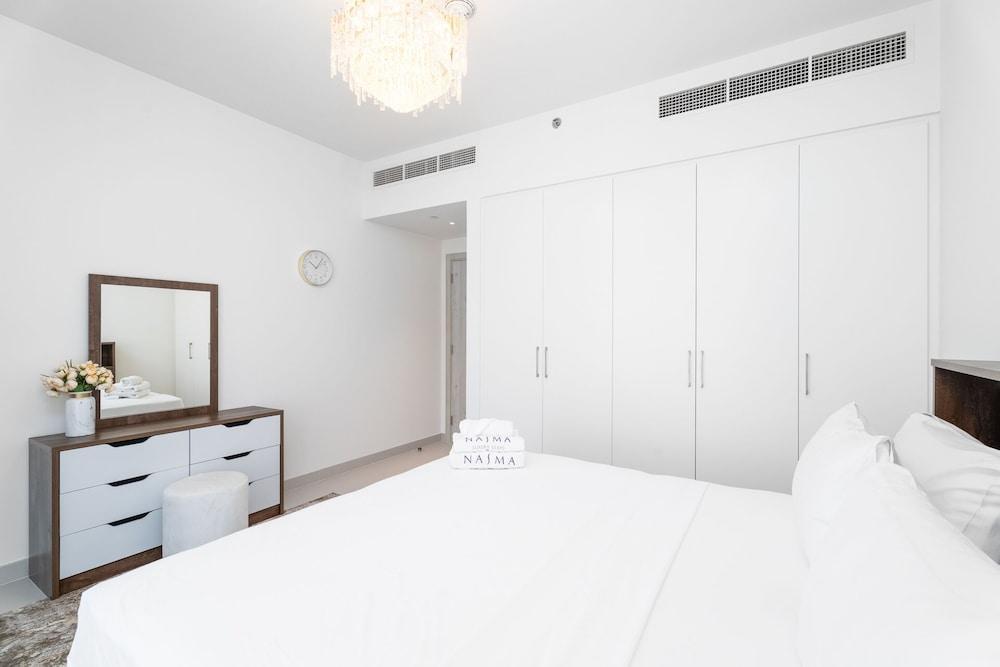 Nasma Luxury Stays - The Cove Building 1 - Tap to explore photos