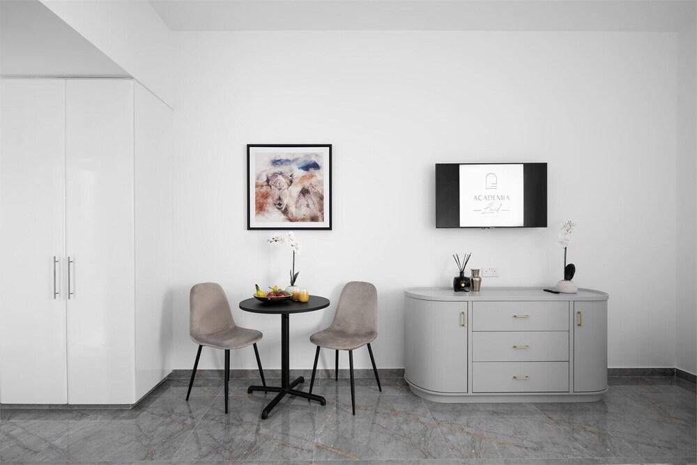 Happy ACADEMIA JBR Room Type - Studio, Kitchen