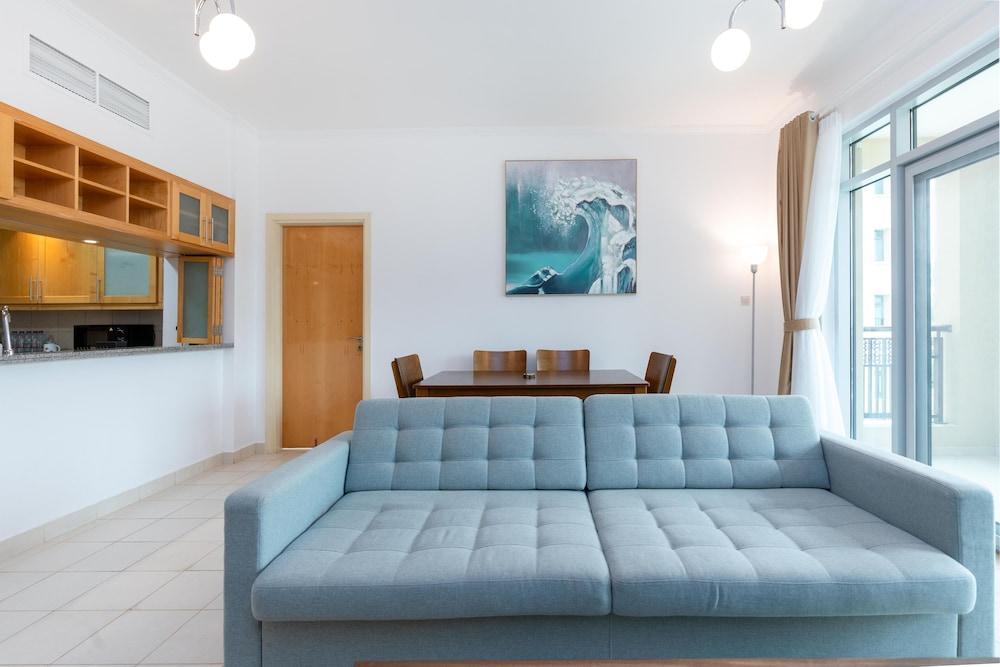 Lux BnB Greens & Views Lake View - Tap to explore photos