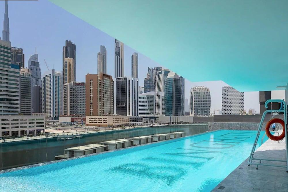 Contemporary Studio Apartment, Dubai Business Bay! - Tap to explore photos