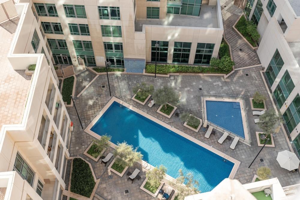 Lux BnB Burj Views Tower - Downtown - Tap to explore photos