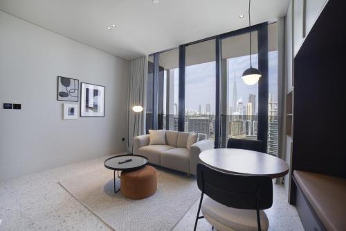 Modern Executive Studio Burj View Upside Living - Tap to explore photos