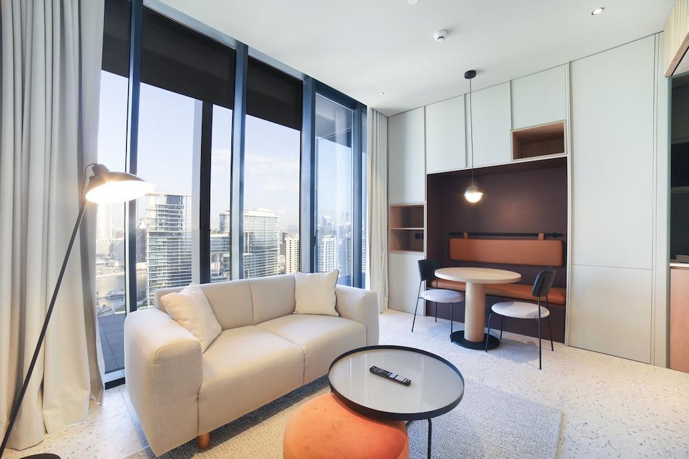 Modern Executive Studio Burj View Upside Living