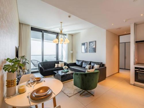 Mesmerizing Condo With Stunning Canal and Sea View - Tap to explore photos