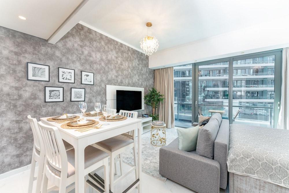 Lux Holiday Home Dubai Silverene Studios - Tap to explore photos