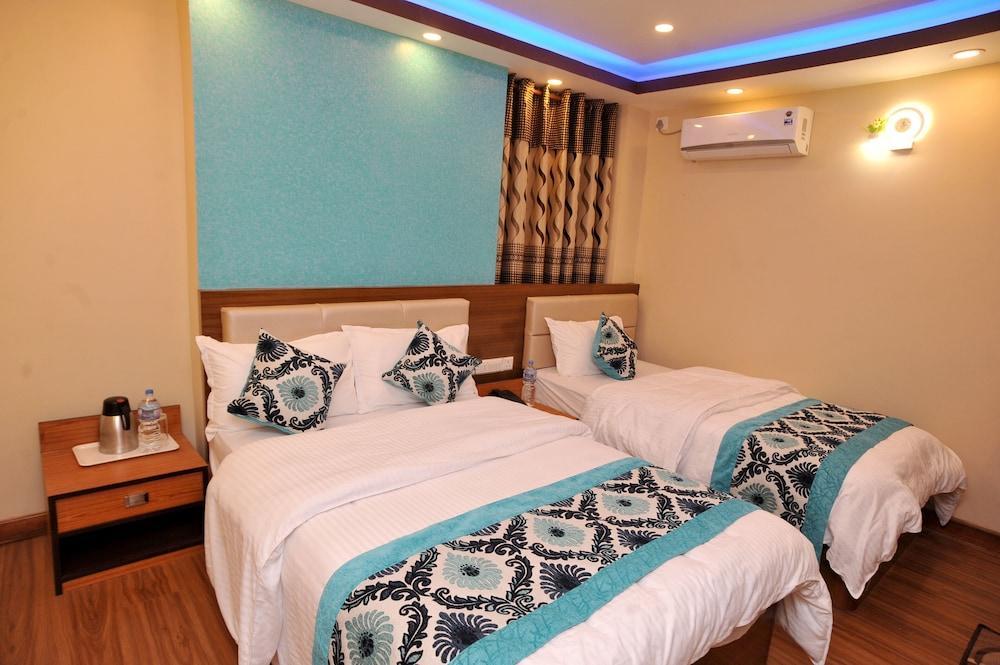 Hotel Aarati Room Type - Deluxe Triple Room