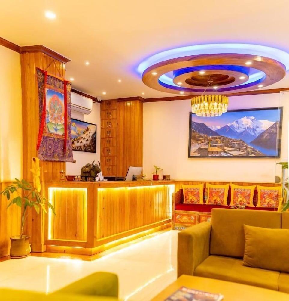 Hotel Yakroo Manang - Tap to explore photos