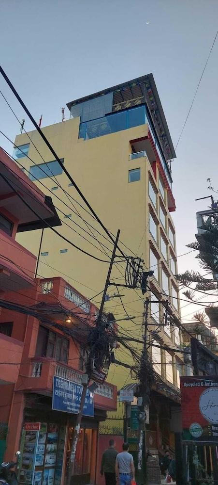 Hotel Yakroo Manang - Tap to explore photos