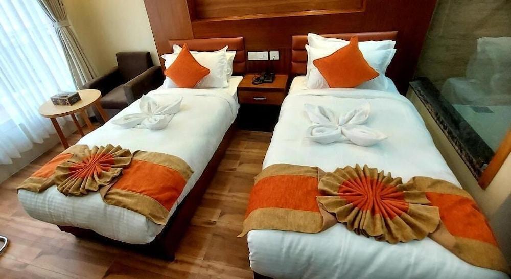 Hotel Yakroo Manang Room Type - Deluxe Double or Twin Room Hotel Yakroo Manang Room Type - Deluxe Double or Twin Room