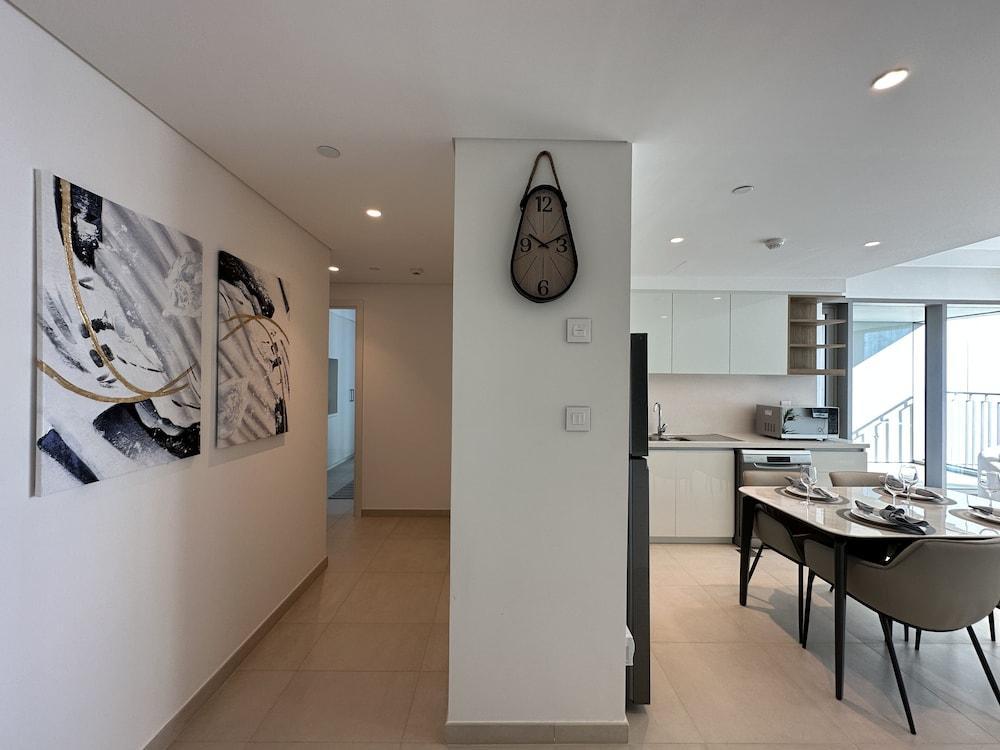 HomesGetaway -  2BR in Downtown Views II - Tap to explore photos