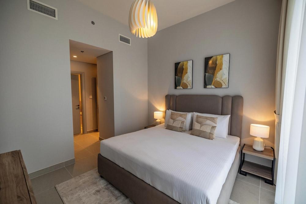 HomesGetaway-ForteDowntown 3BR MaidsRoom