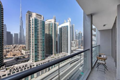 Luxury 1BR Apartment with Burj Khalifa View at Sterling