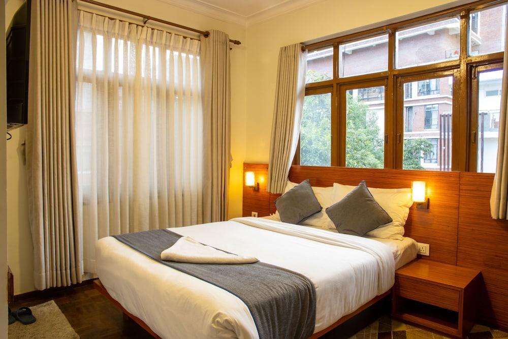 HOTEL DREAMS CONNECT Room Type - Deluxe Double Room