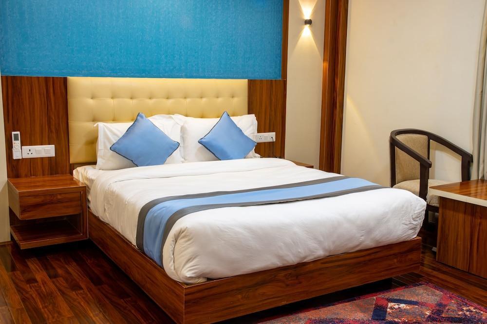 HOTEL DREAMS CONNECT Room Type - Superior Double Room