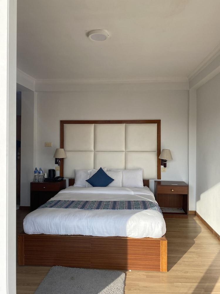 Hotel Bodhiz Tusal Room Type - Deluxe Double Room