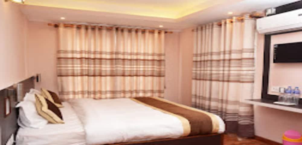 MeroStay 205 Hotel LT - Tap to explore photos