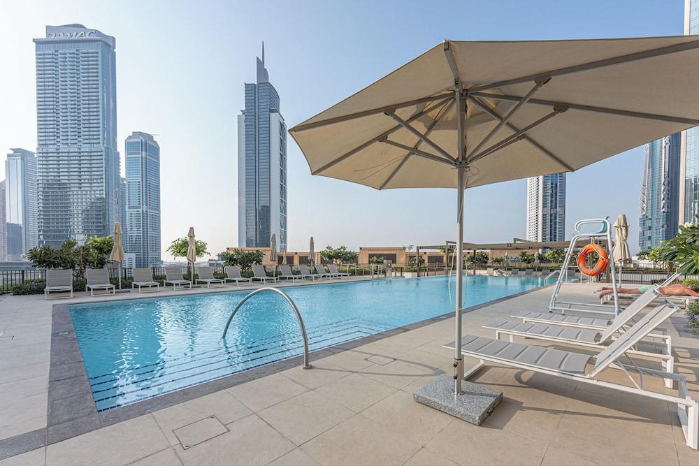 Stayis - 1 BR Iconic Burj Khalifa View - Tap to explore photos
