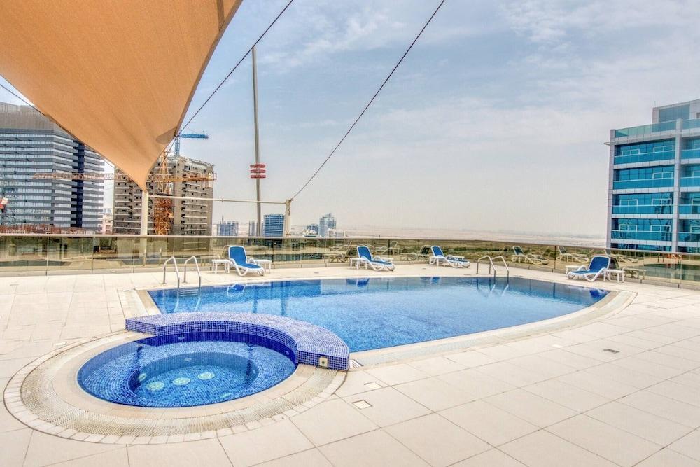 Restful Studio Apartment is Dubai Sports City - Tap to explore photos