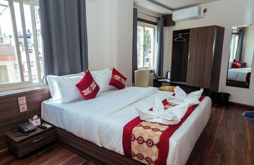 Kusum Airport Hotel Room Type - Business Double Room, 1 Bedroom, City View