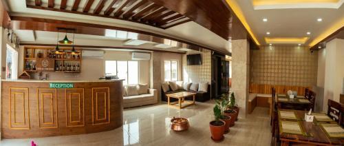 Kusum Airport Hotel - Tap to explore photos