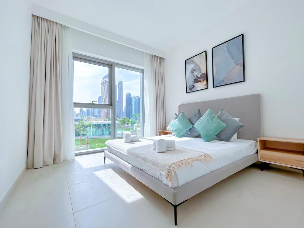 Luxury 2B in Downtown Views Balcony and Burj View - Tap to explore photos