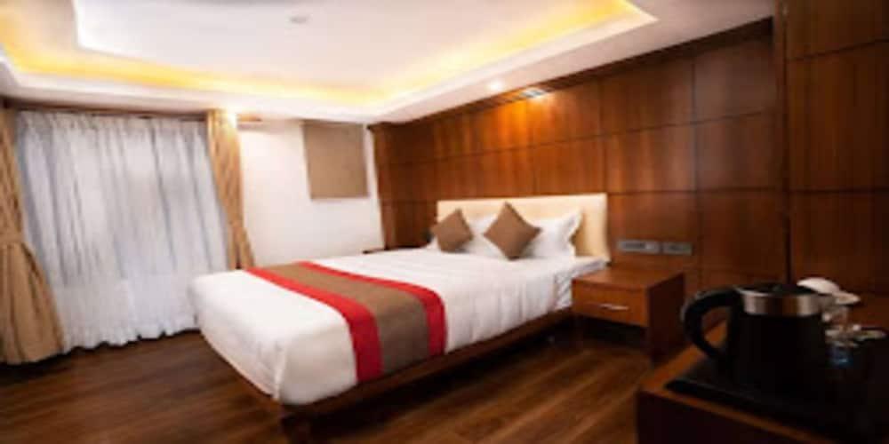 MeroStay 001 Hotel Kailash Kutee Room Type - Family Double or Twin Room