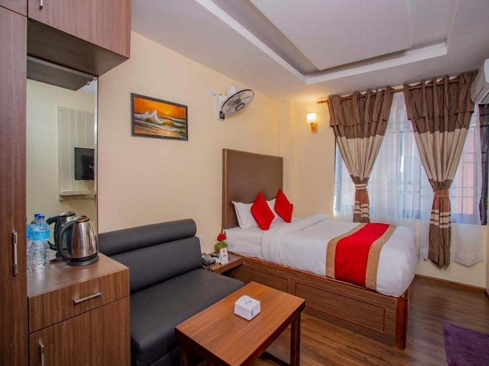 Hotel Deepshree - Tap to explore photos