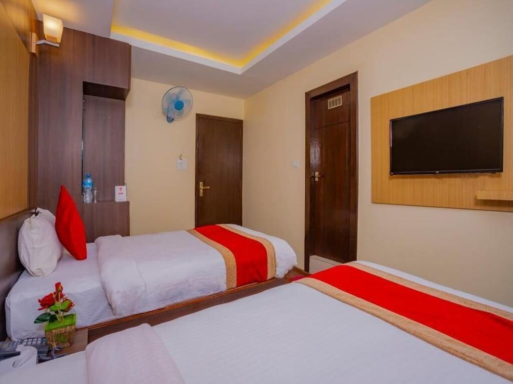 Hotel Deepshree - Tap to explore photos