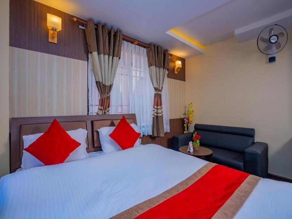 Hotel Deepshree Room Type - Classic Double Room