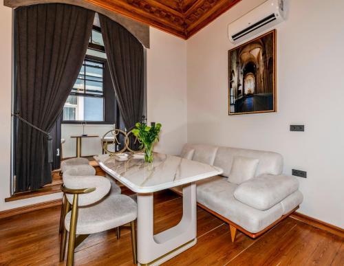 Elmira Pera Hotel Spa Room Type - King Suite with Balcony