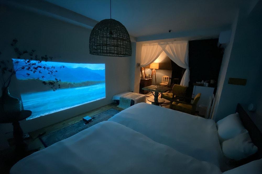 TOE LIBRARY - Tap to explore photos