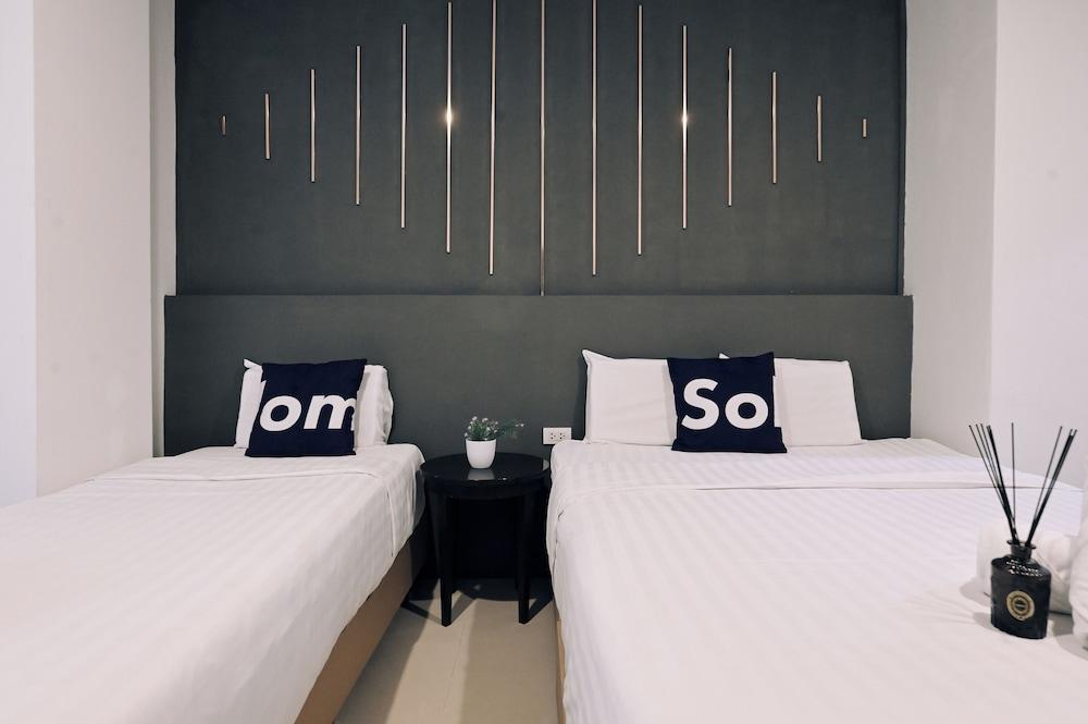 Tori Crown Hotel Room Type - Junior Deluxe (Building 2)