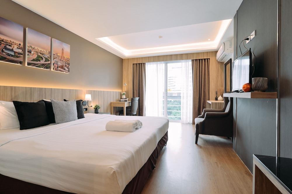 Tori Crown Hotel Room Type - Suite Room