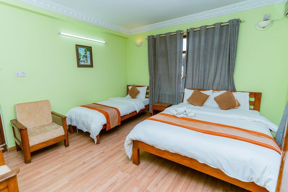 Cloud 9 Garden Room Type - Deluxe Triple Room